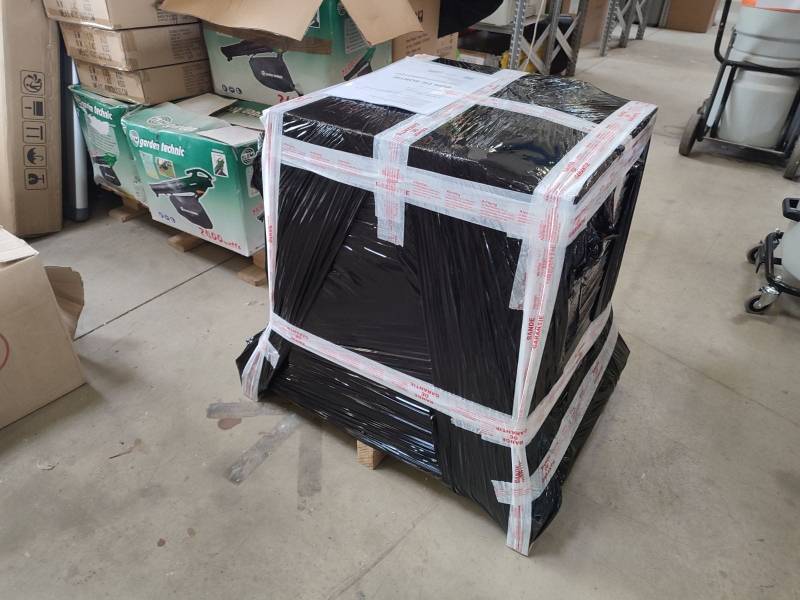 Transport aérien de Paris vers New York  d'une caisse gerbable avec Fedex