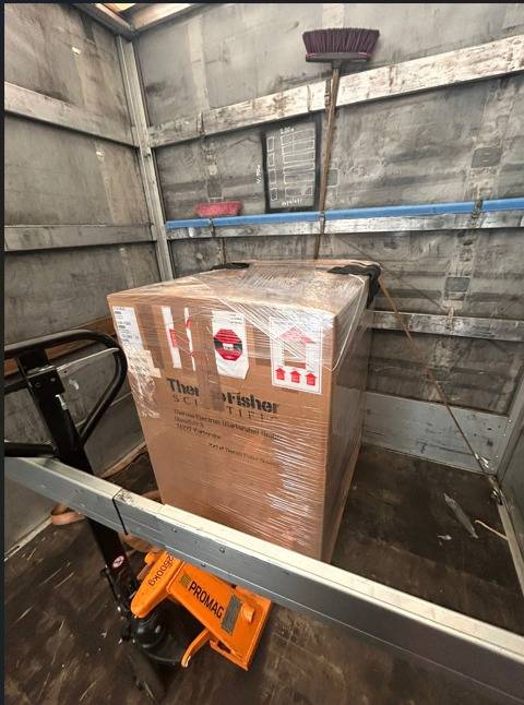 Coursier express pour un laboratoire de Lyon (France) vers Bâle (Suisse)