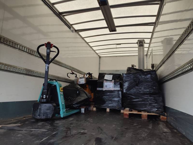 Transport de matériel acheté aux enchères de Rennes vers Paris (France)